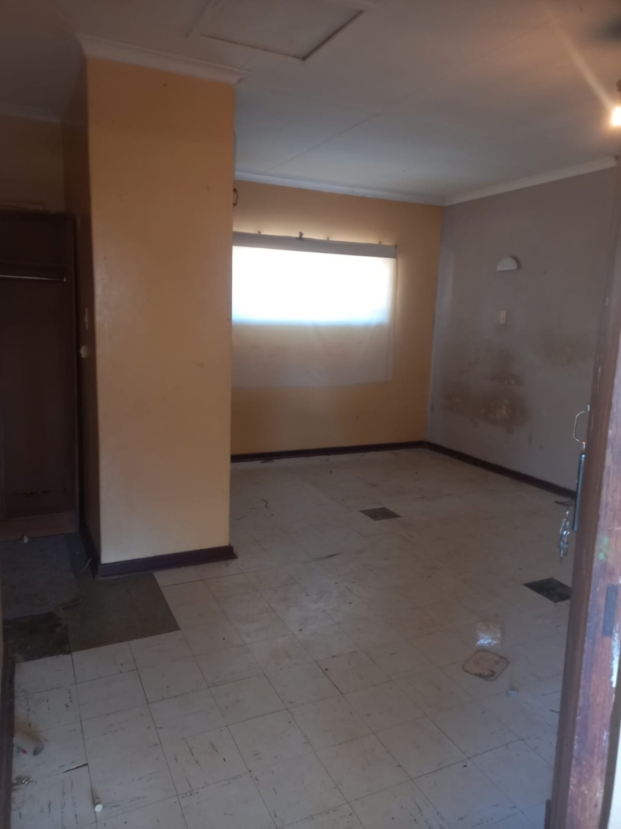 1 Bedroom Property for Sale in Randlespark North West